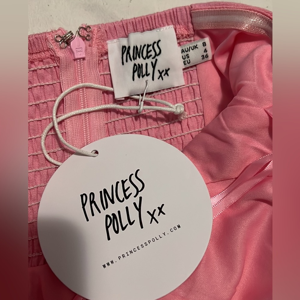 Princess polly pink dress, women size 4 or size small. Nothing is wrong with it - Picture 3 of 4